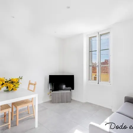 Bright 2 Bedroom With Ac - Dodo Et Tartine * טולון